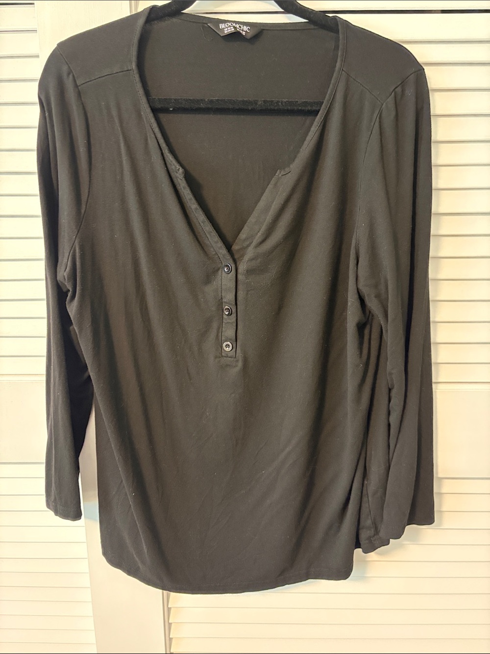 BloomChic Black Long Sleeve V-Neck Henley Top